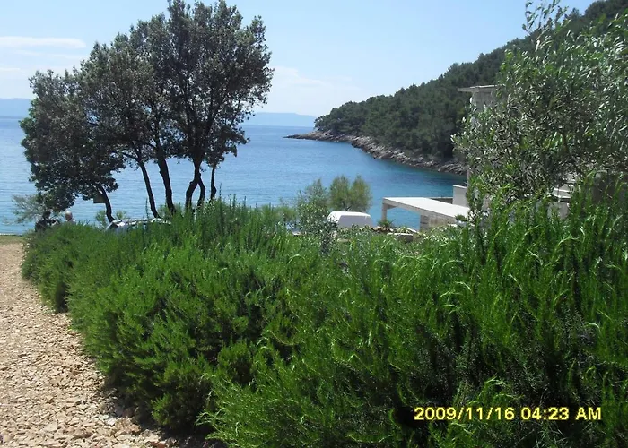 Secluded Fisherman's Cove Smokvina, Hvar - 13608 * Bogomolje